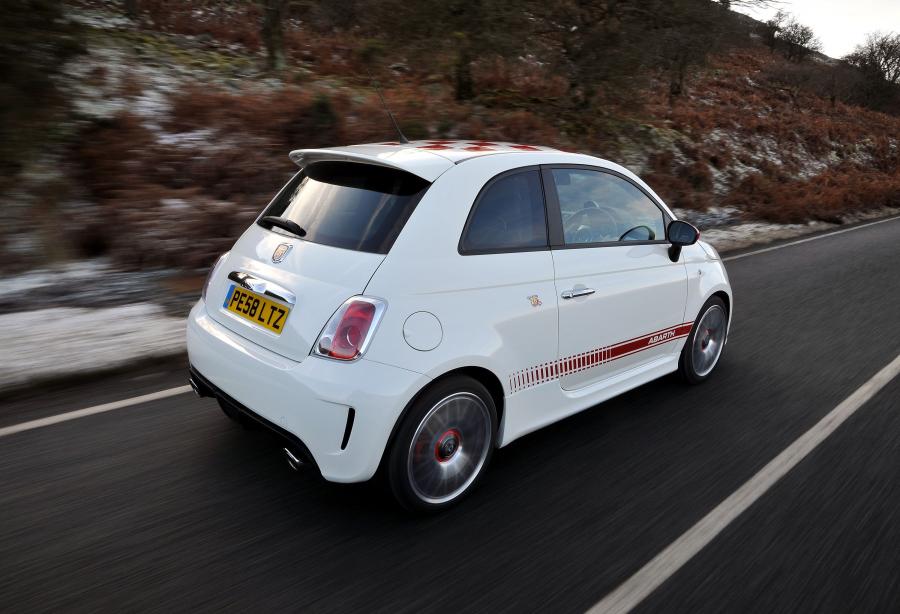  Abarth 500 2009 года  (UK) (фото 28 из 43)